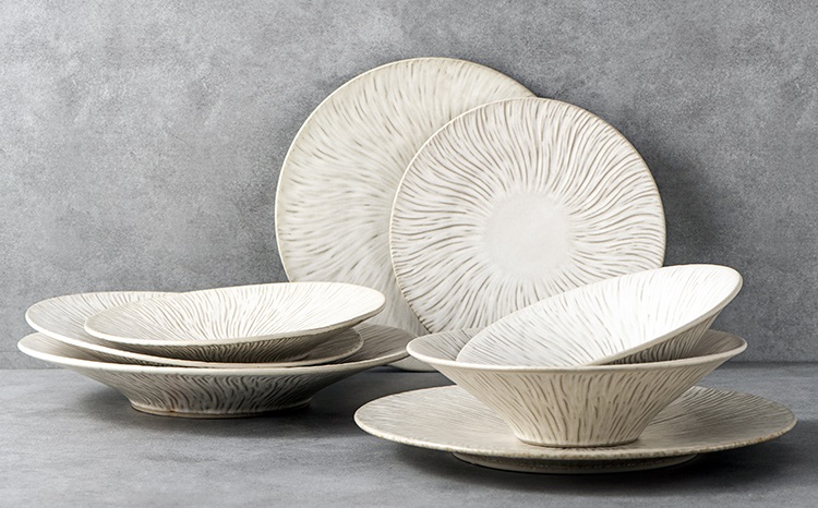 How to choose the right dinnerware: Earthenware, Stoneware, Porcelain, Bone China or Fine China?